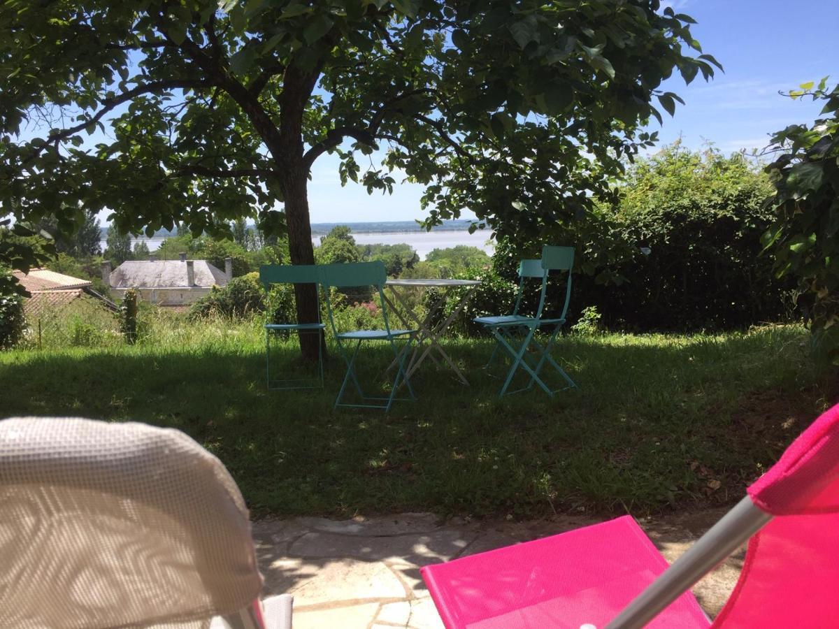 Appartement Avec Vue Panoramique Sur L'Estuaire De La Gironde Plassac  Kültér fotó